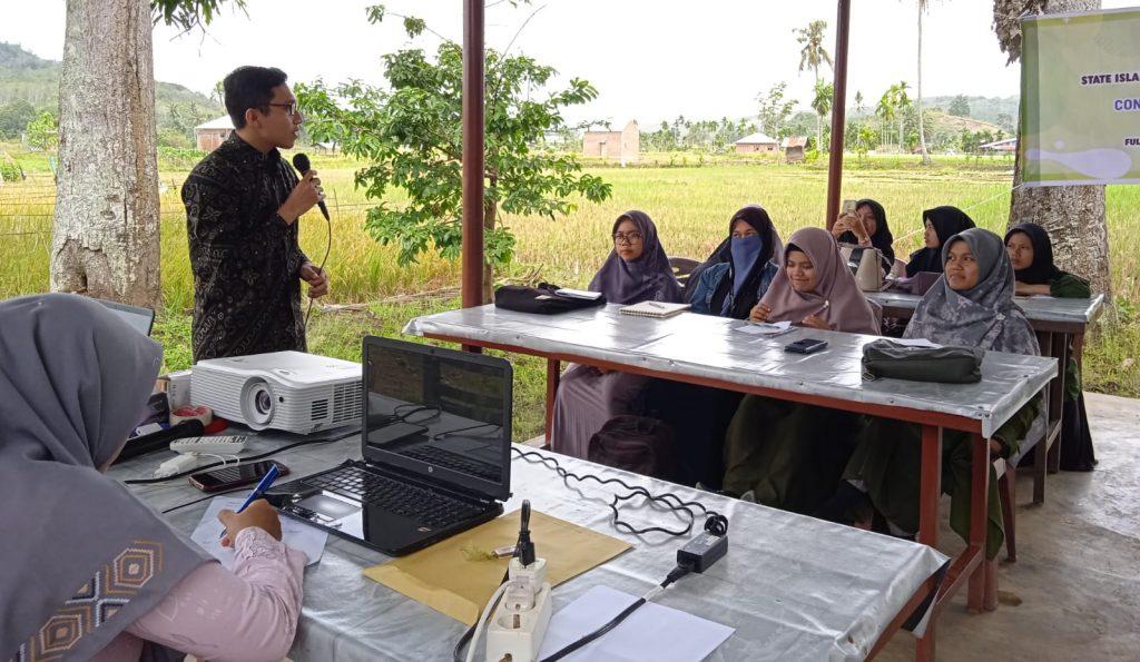 THE FULBRIGHT ALUM GIVE BACK