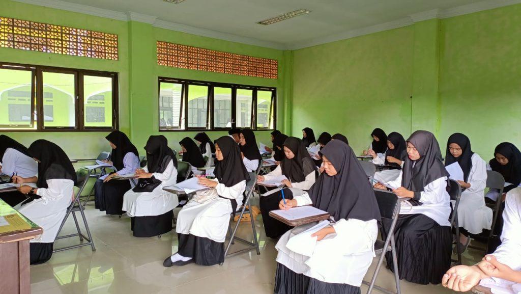 PELAKSANAAN PLACEMENT TEST BAHASA MAHASISWA BARU TAHUN 2023