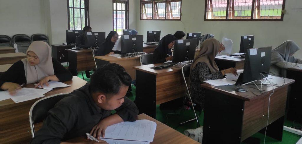 Pelaksanaan Ujian TOEFL Batch XI