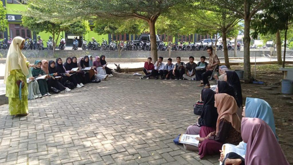 Pelaksanaan kegiatan Kelas Hybrid/Outdoor UPT. Bahasa 