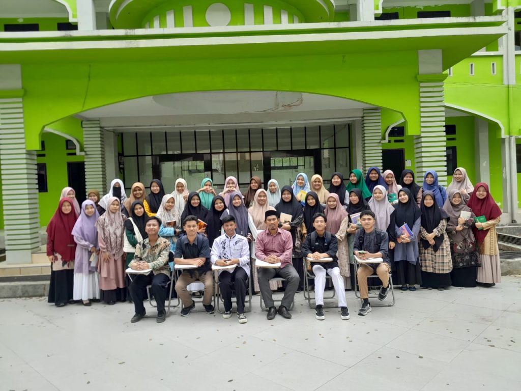 Kegiatan Extension Class Semester Ganjil Bagi Mahasiswa