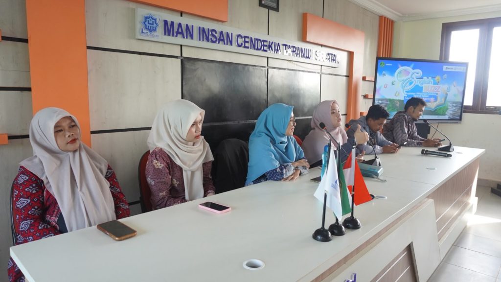UPT Bahasa UIN Syahada Perkuat Kemitraan dengan MAN IC Tapanuli Selatan melalui Training Bahasa Arab dan Inggris