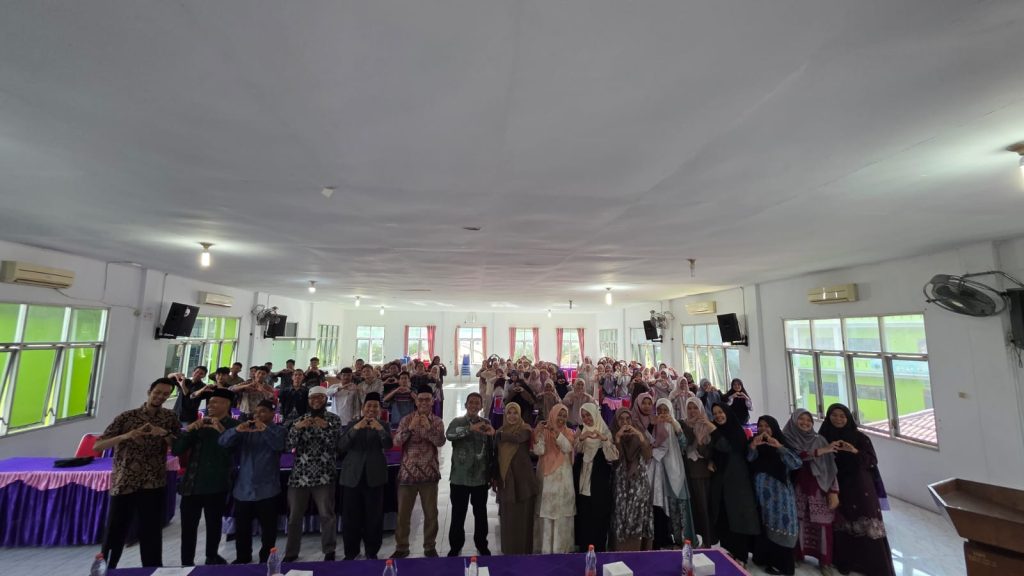 UPT Bahasa Gelar Pembinaan Bahasa bagi Musyrif Ma’had, Rektor: Kunci Bahasa adalah Praktik