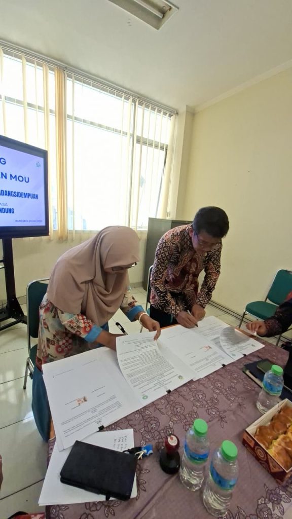 UPT Bahasa UIN Syahada dan UPT Bahasa UIN Sunan Gunung Djati Bandung Teken MoU Penguatan Layanan Kebahasaan